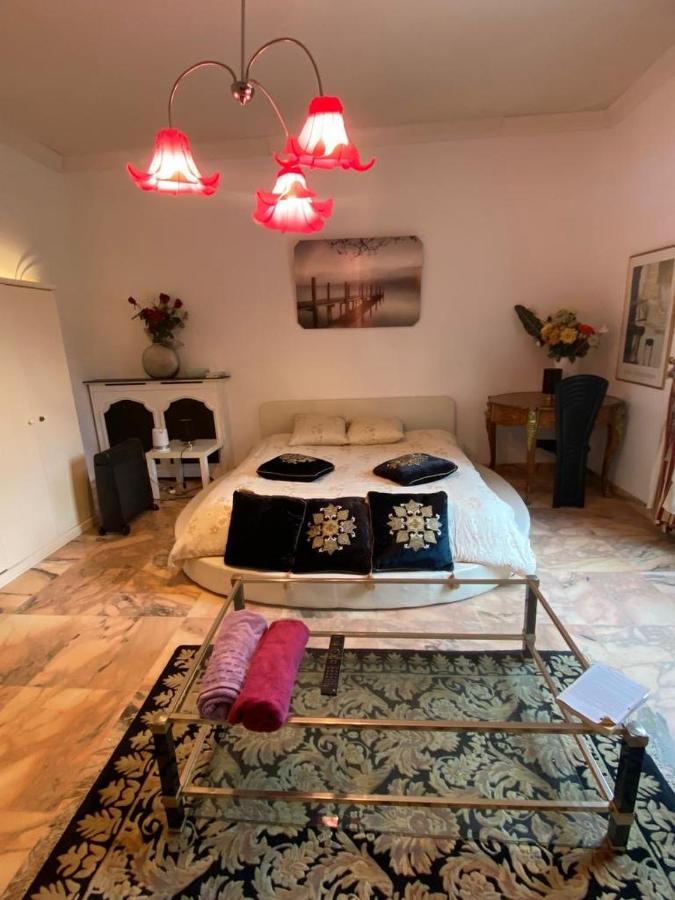 Bed and Breakfast La Demeure D'Iris Bougival Esterno foto