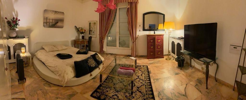 Bed and Breakfast La Demeure D'Iris Bougival Esterno foto